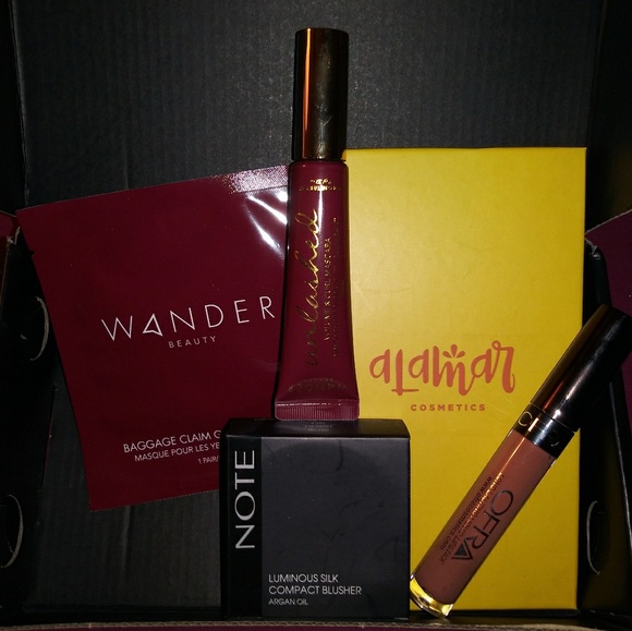 Makeup - Picture 2 of 2